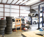 BÊN TRONG MỘT GARAGE Ô TÔ TẠI MỸ CÓ GÌ?
