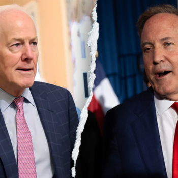 ÔNG TRUMP ỦNG HỘ KEN PAXTON KHIẾN NỘI BỘ ĐẢNG CỘNG HÒA LO NGẠI